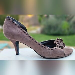 Naturalizer Size 8 Stitched Heels